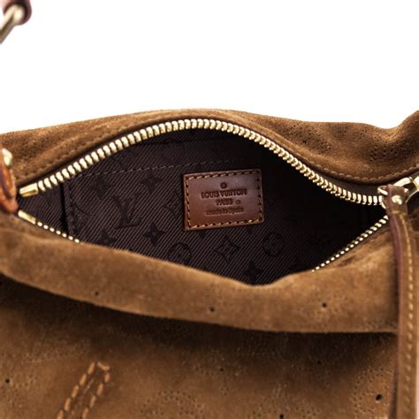 louis vuitton onatah gm|LOUIS VUITTON Suede Mahina Onatah GM Cacao.